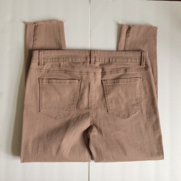 Distressed jeans - Picture 1 of 8